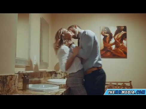 ❤️ Кога бујна русокоса ќе ве заведе во јавен тоалет ️ Дурли кај нас ❌